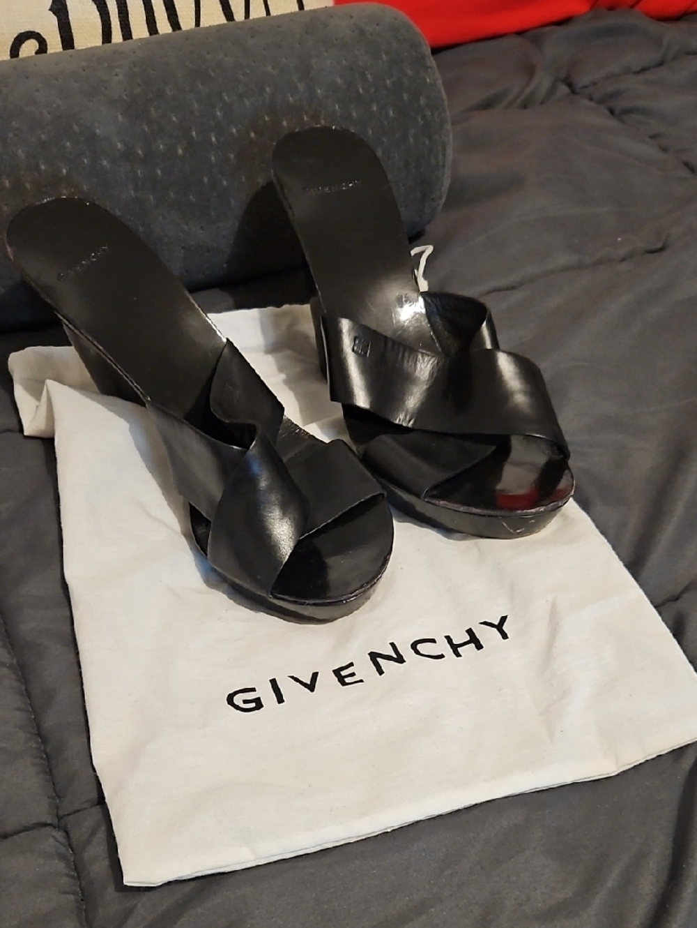 Authentic Givenchy Paris Black Leather Crisscross Open-Toe Slide‎ Heels Size 8.5